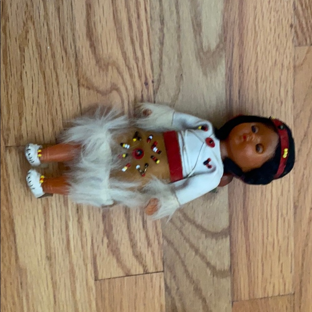 Vintage real Miꞌkmaq doll
